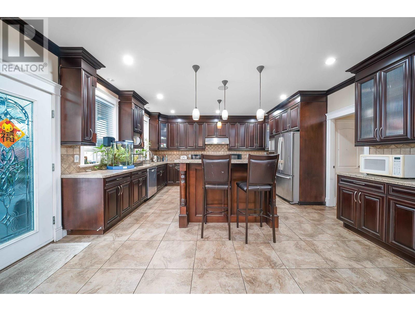 Listing Picture 17 of 38 : 7480 CHUTTER STREET, Burnaby / 本拿比 - 魯藝地產 Yvonne Lu Group - MLS Medallion Club Member