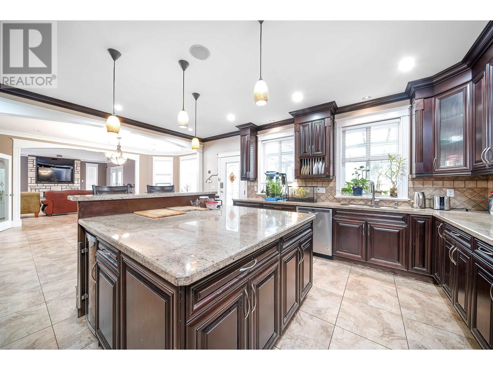 Listing Picture 19 of 38 : 7480 CHUTTER STREET, Burnaby / 本拿比 - 魯藝地產 Yvonne Lu Group - MLS Medallion Club Member
