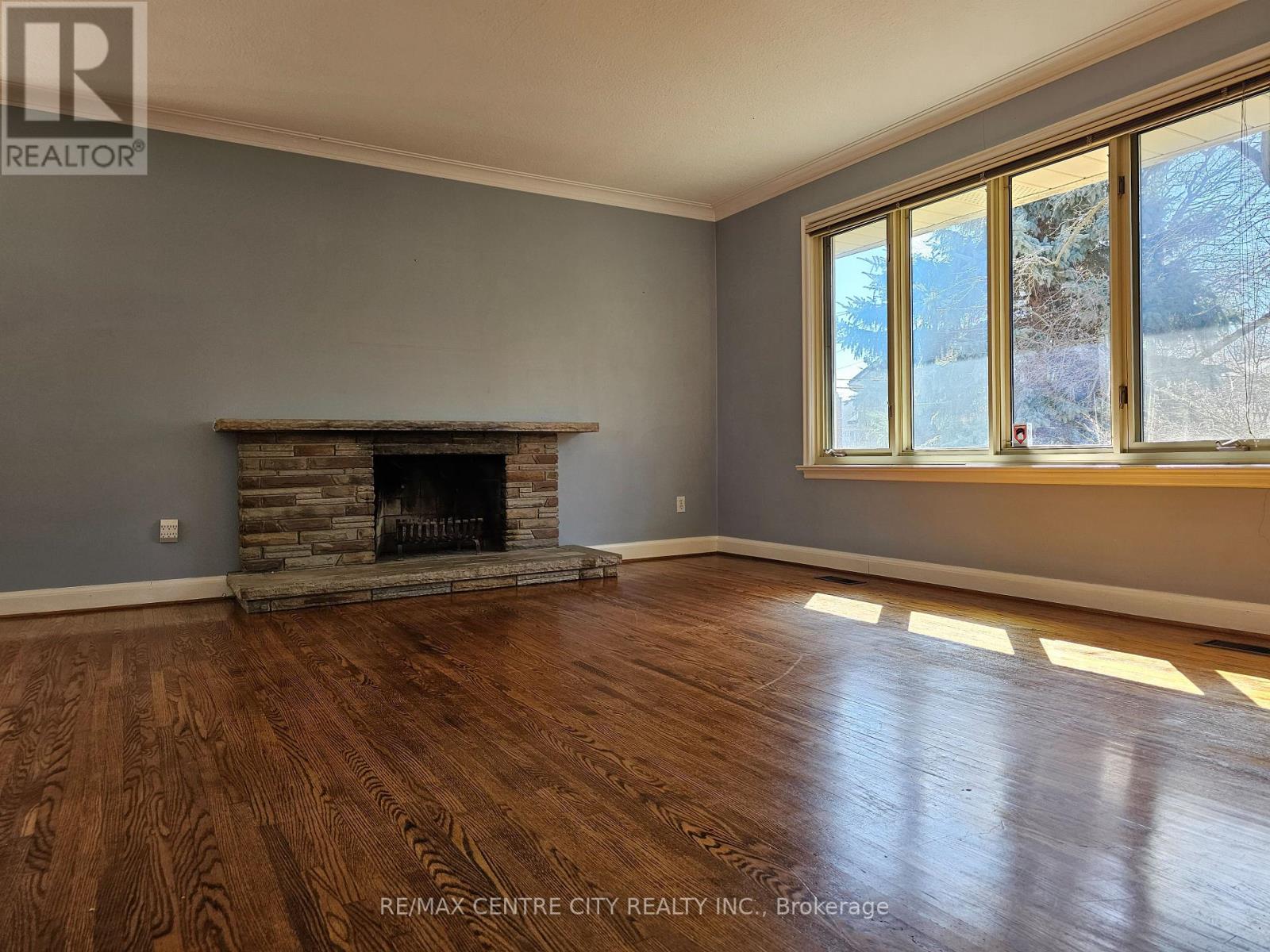 Property at 274 BURNETT AVENUE image 5