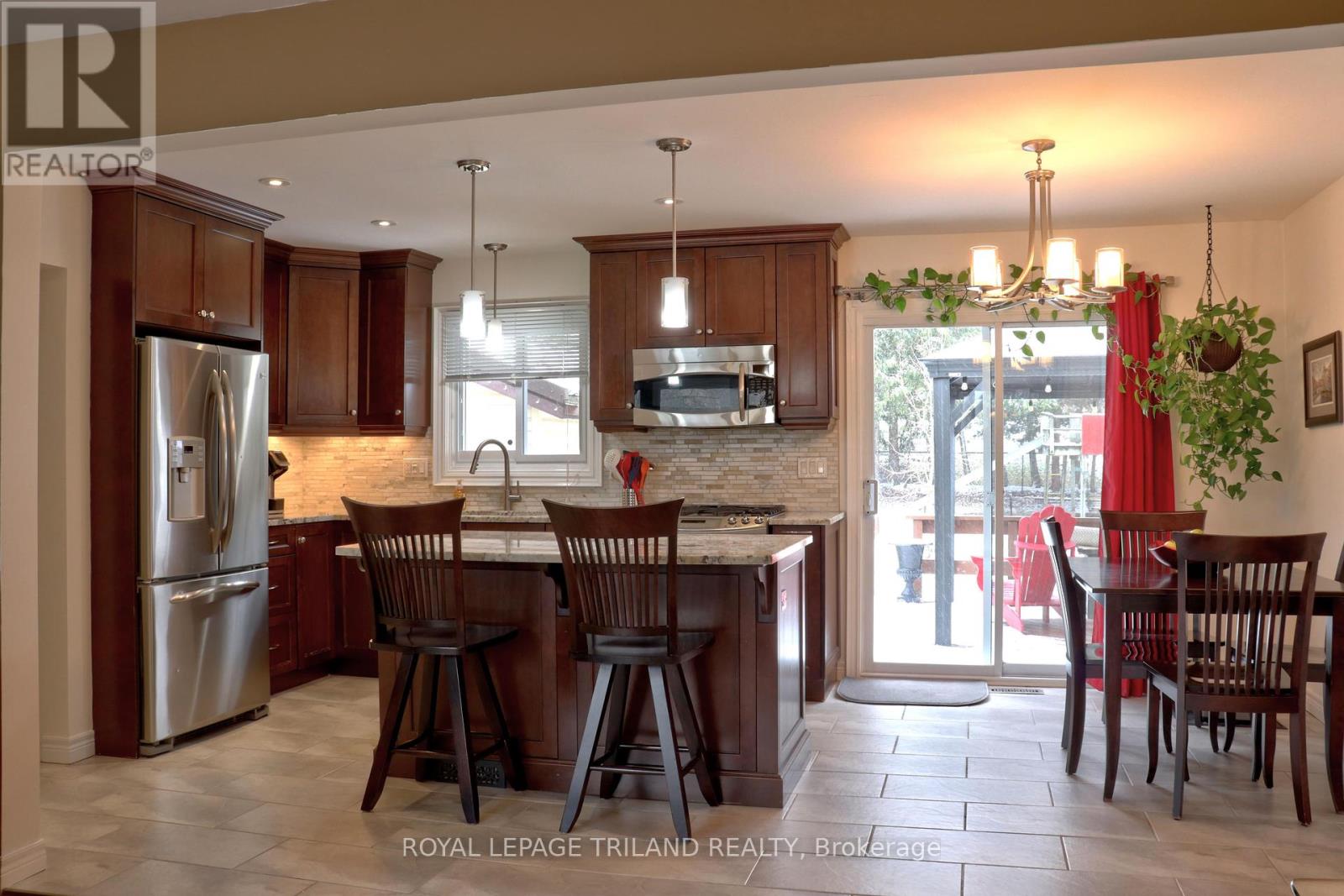 517 Beachwood Avenue, London South, Ontario  N6J 3K2 - Photo 6 - X12077653