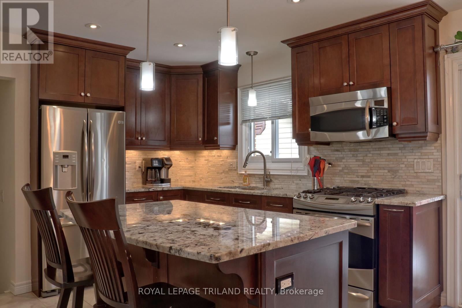 517 Beachwood Avenue, London South, Ontario  N6J 3K2 - Photo 7 - X12077653