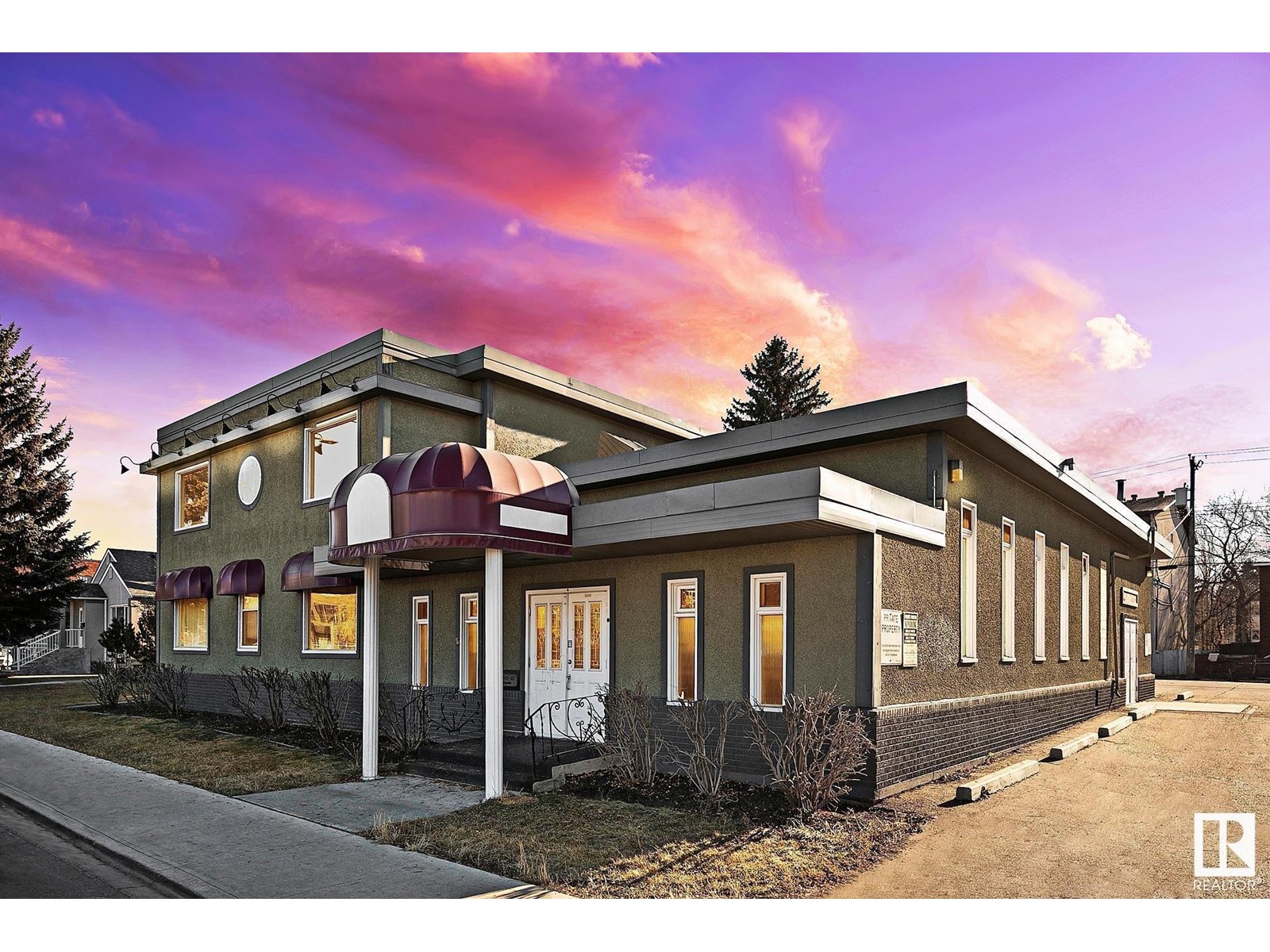 Property at 10541 81 AV NW image 2