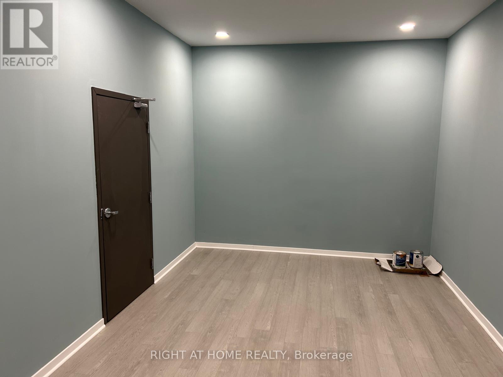 218 Vaughan Road, Toronto, Ontario  M6C 2M6 - Photo 10 - C12082042