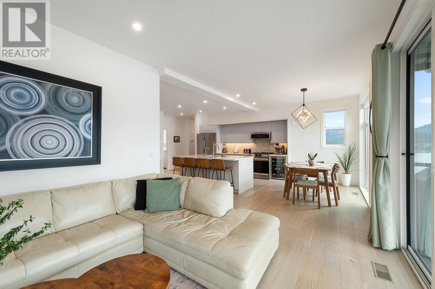 Property at 40 Kestrel Place Unit# 12 image 4