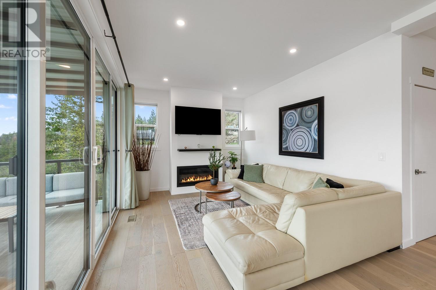 Property at 40 Kestrel Place Unit# 12 image 3