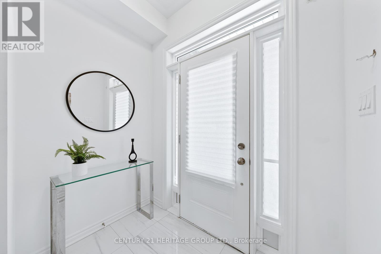 Property at 44 BEECHBOROUGH CRESCENT image 4