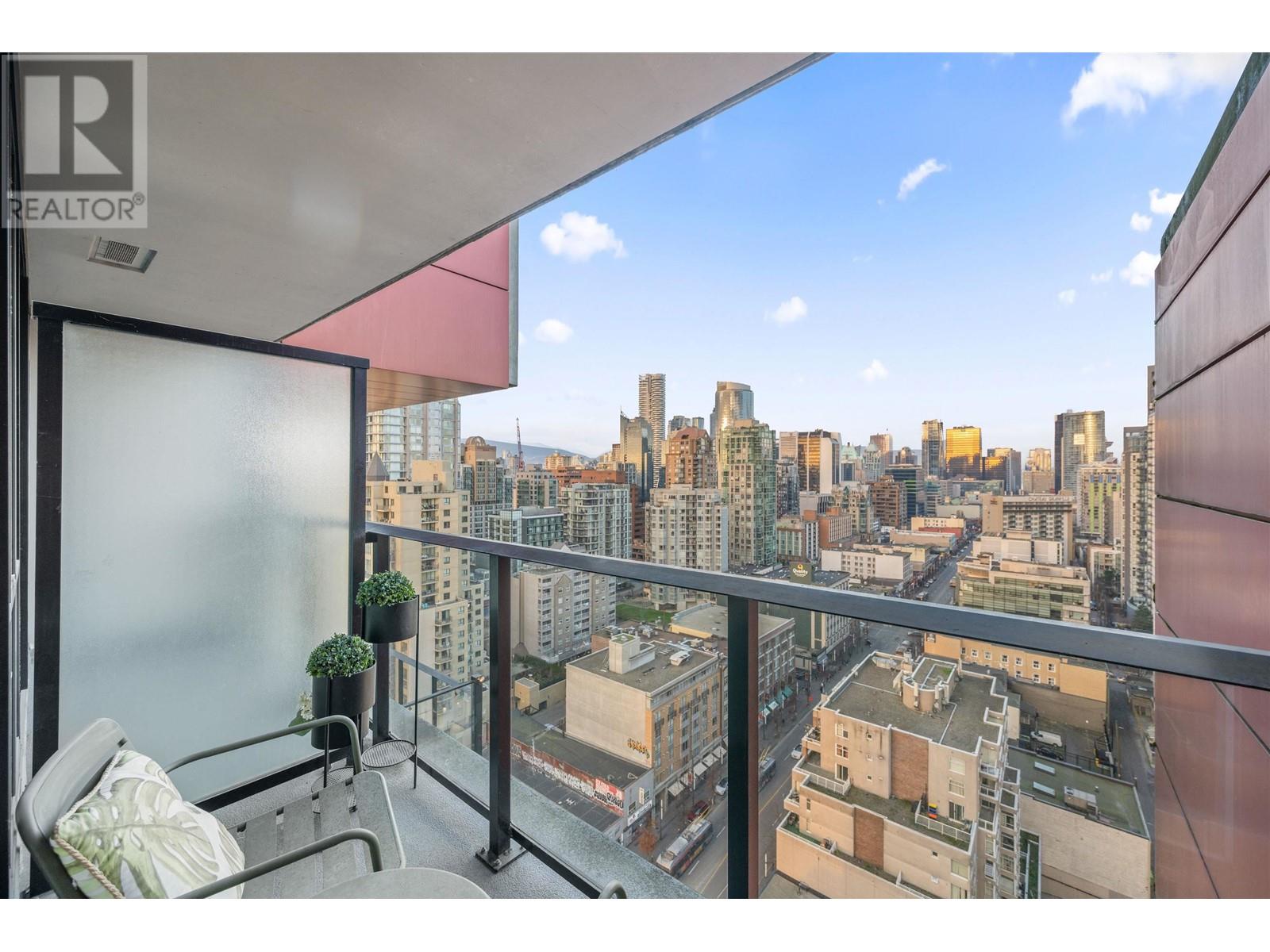 Listing Picture 12 of 19 : 2302 1325 ROLSTON STREET, Vancouver / 溫哥華 - 魯藝地產 Yvonne Lu Group - MLS Medallion Club Member