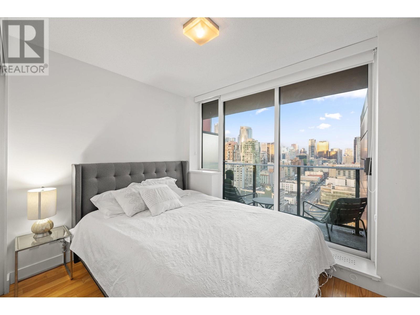 Listing Picture 11 of 19 : 2302 1325 ROLSTON STREET, Vancouver / 溫哥華 - 魯藝地產 Yvonne Lu Group - MLS Medallion Club Member