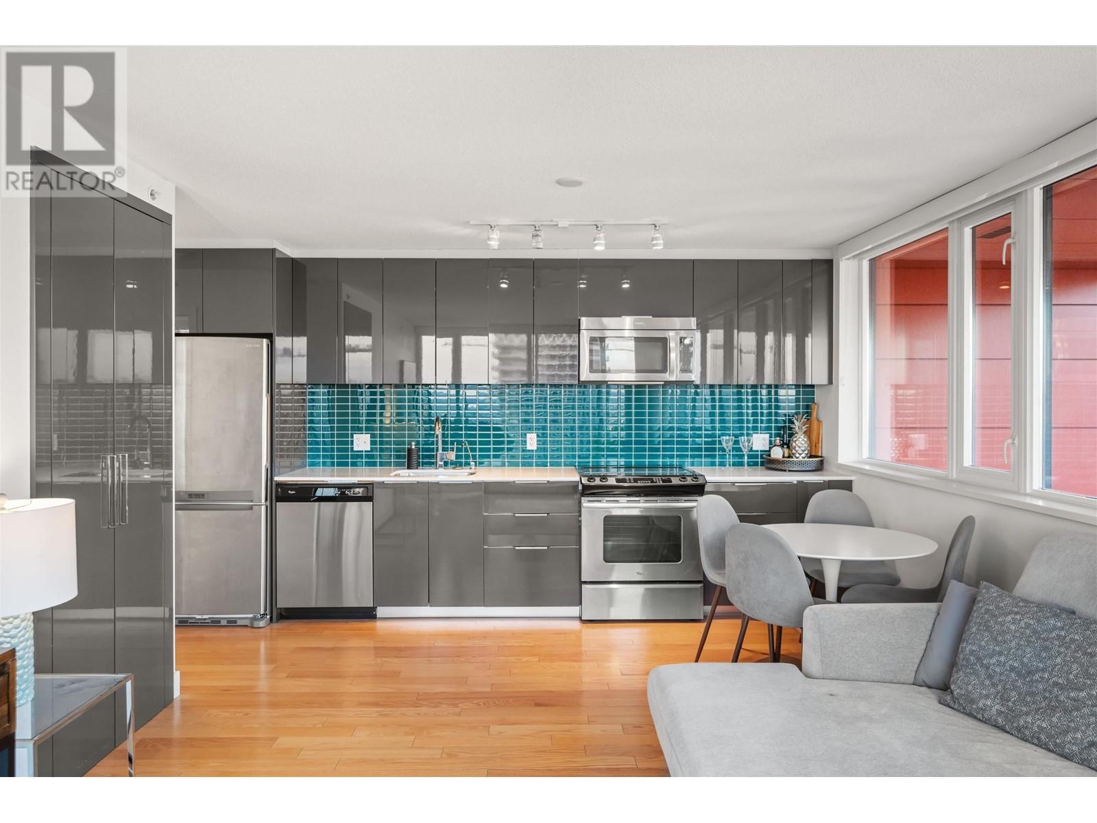 Listing Picture 7 of 19 : 2302 1325 ROLSTON STREET, Vancouver / 溫哥華 - 魯藝地產 Yvonne Lu Group - MLS Medallion Club Member