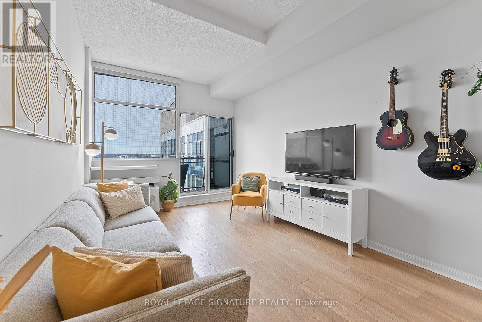 Property at 1121 - 1600 KEELE STREET image 2