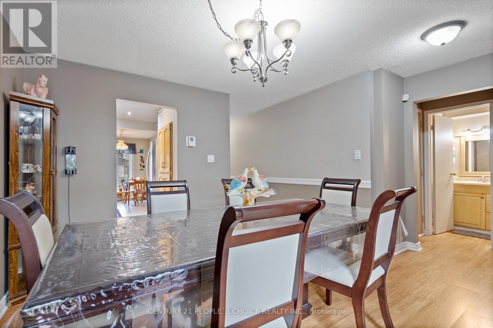 17 Ashurst Crescent, Brampton, Ontario  L6V 3N6 - Photo 12 - W12081944