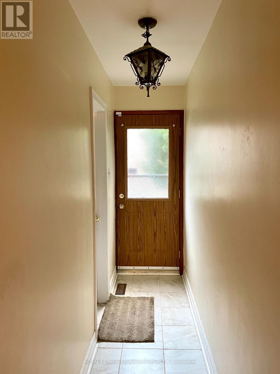 3237 Grassfire Crescent, Mississauga, Ontario  L4Y 3J8 - Photo 10 - W12082032