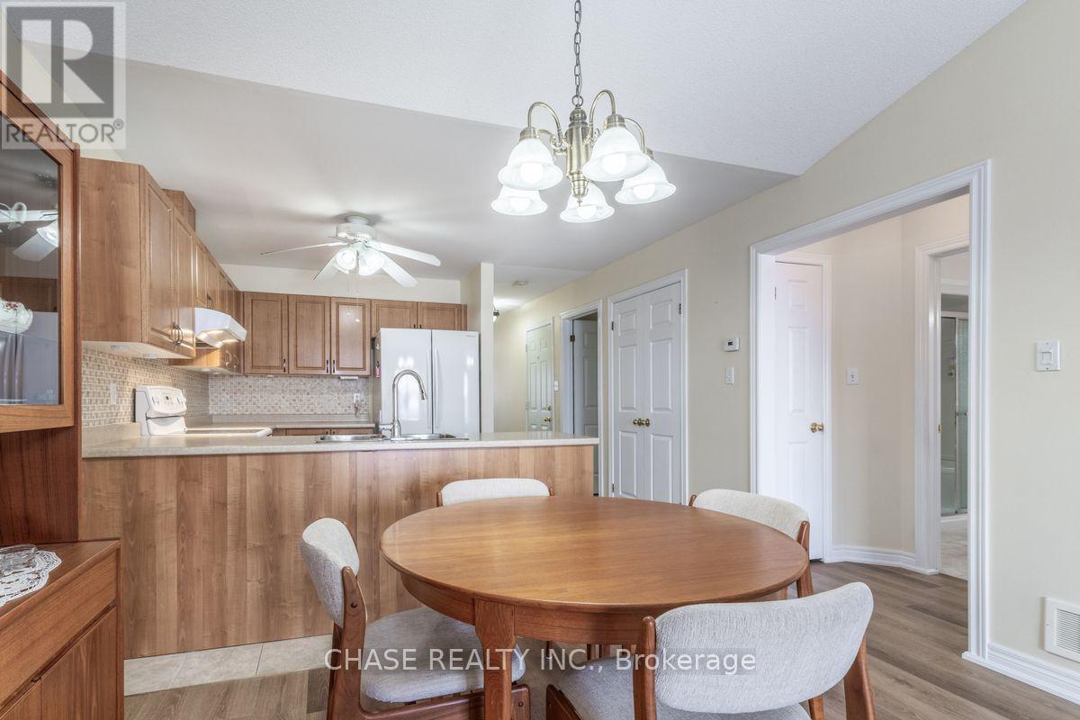 11 - 243 Fennell Avenue E, Hamilton, Ontario  L9A 1S8 - Photo 8 - X12082015