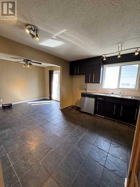 116 Queen Anne Road Se, Calgary, Alberta  T2J 4S5 - Photo 11 - A2205285