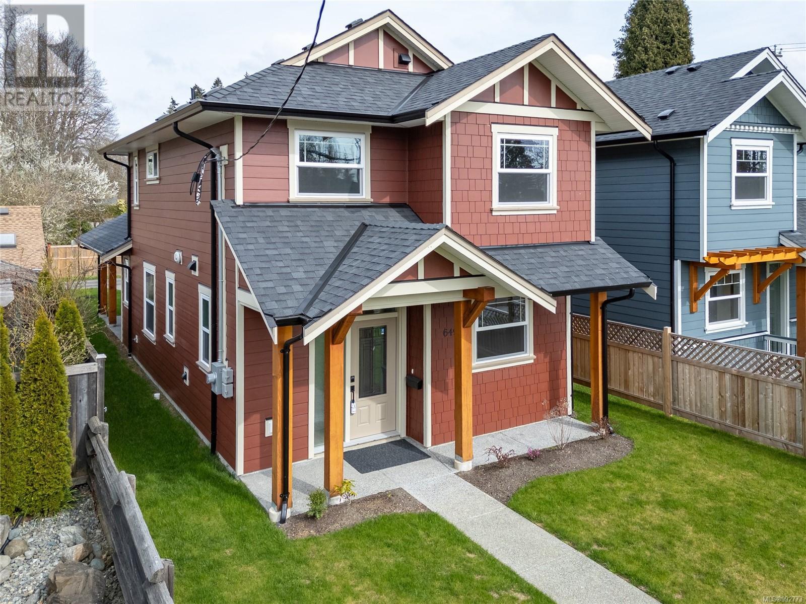 Property at 649 5th St image 3