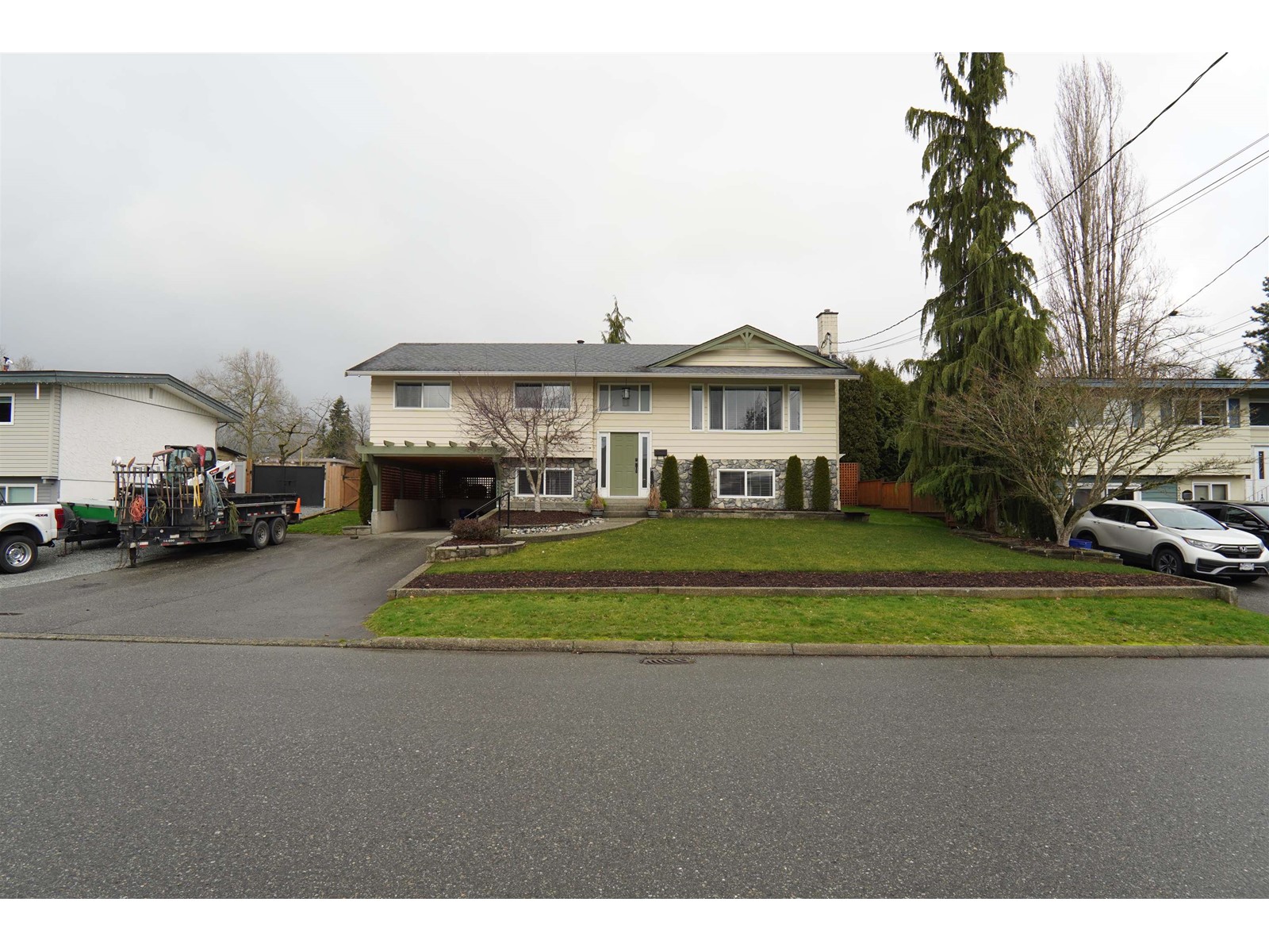 32277 Diamond Avenue, Mission, British Columbia  V2V 1M3 - Photo 3 - C8066100