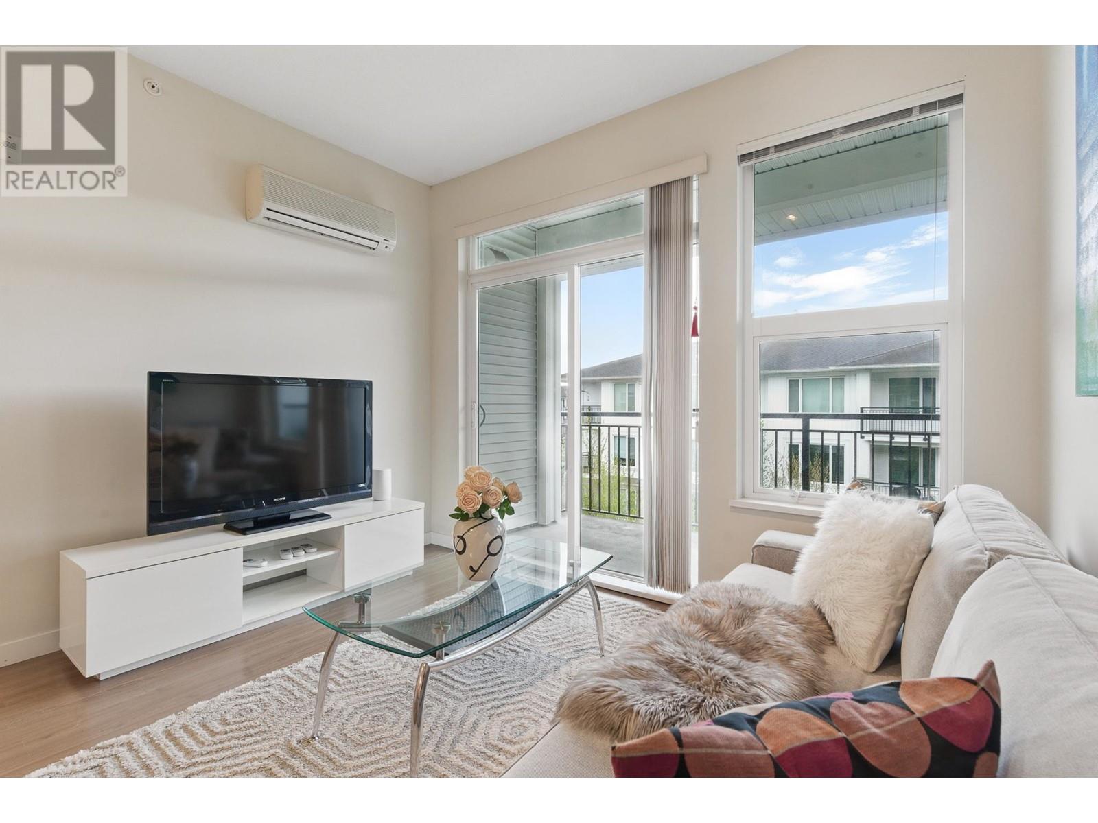 428 9388 Mckim Way, Richmond, British Columbia  V6X 0J7 - Photo 3 - R2990013