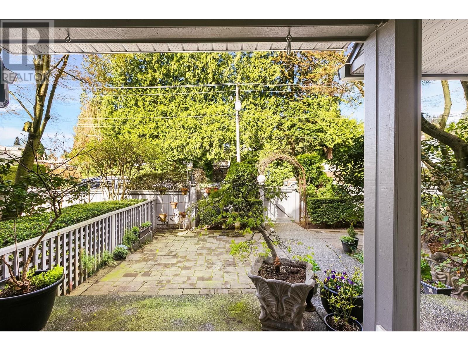 D 1133 E 29th Street, North Vancouver, British Columbia  V7K 1C3 - Photo 32 - R2990029