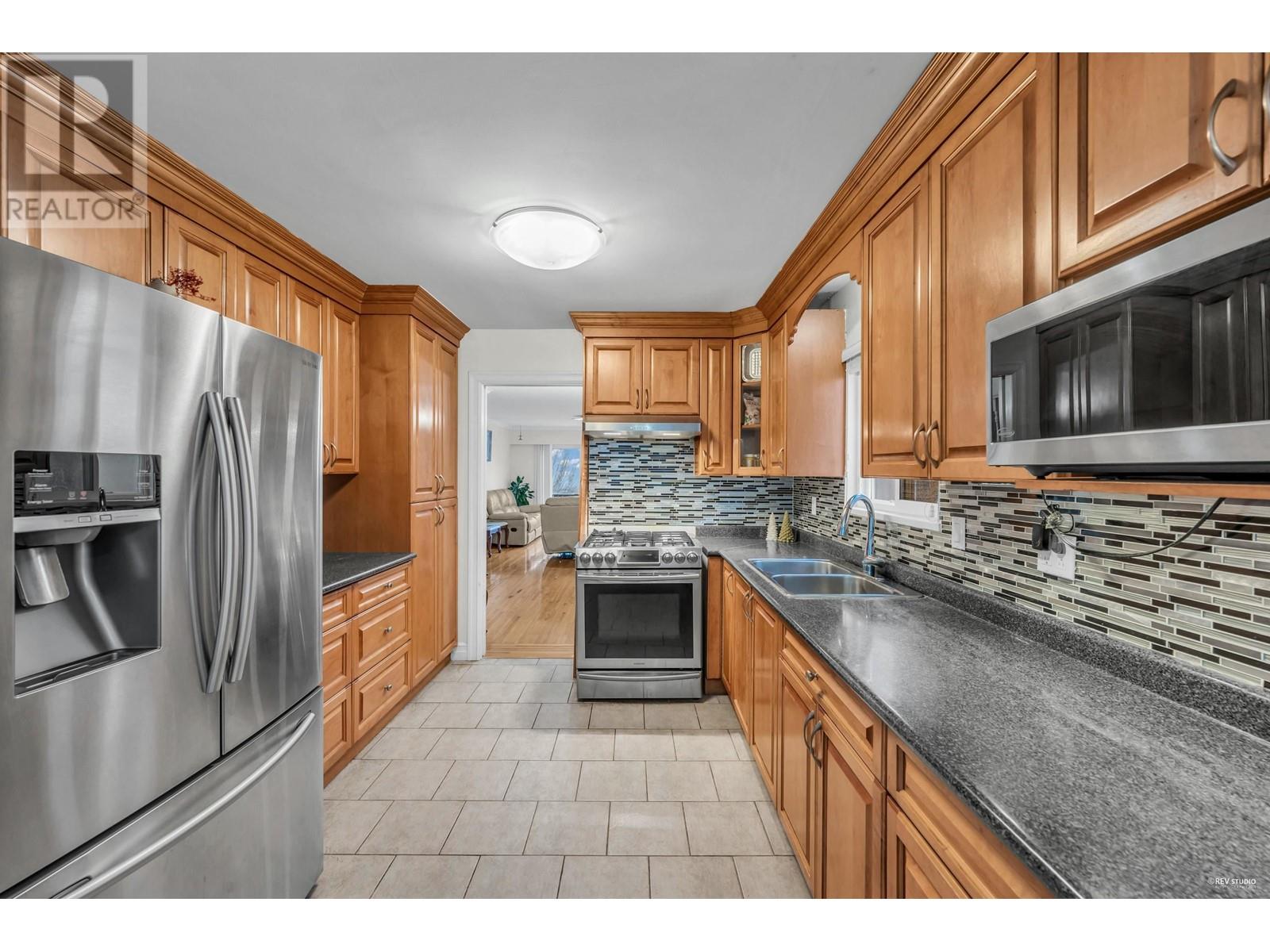 1237 E 64th Avenue, Vancouver, British Columbia  V5X 2N8 - Photo 13 - R2990042
