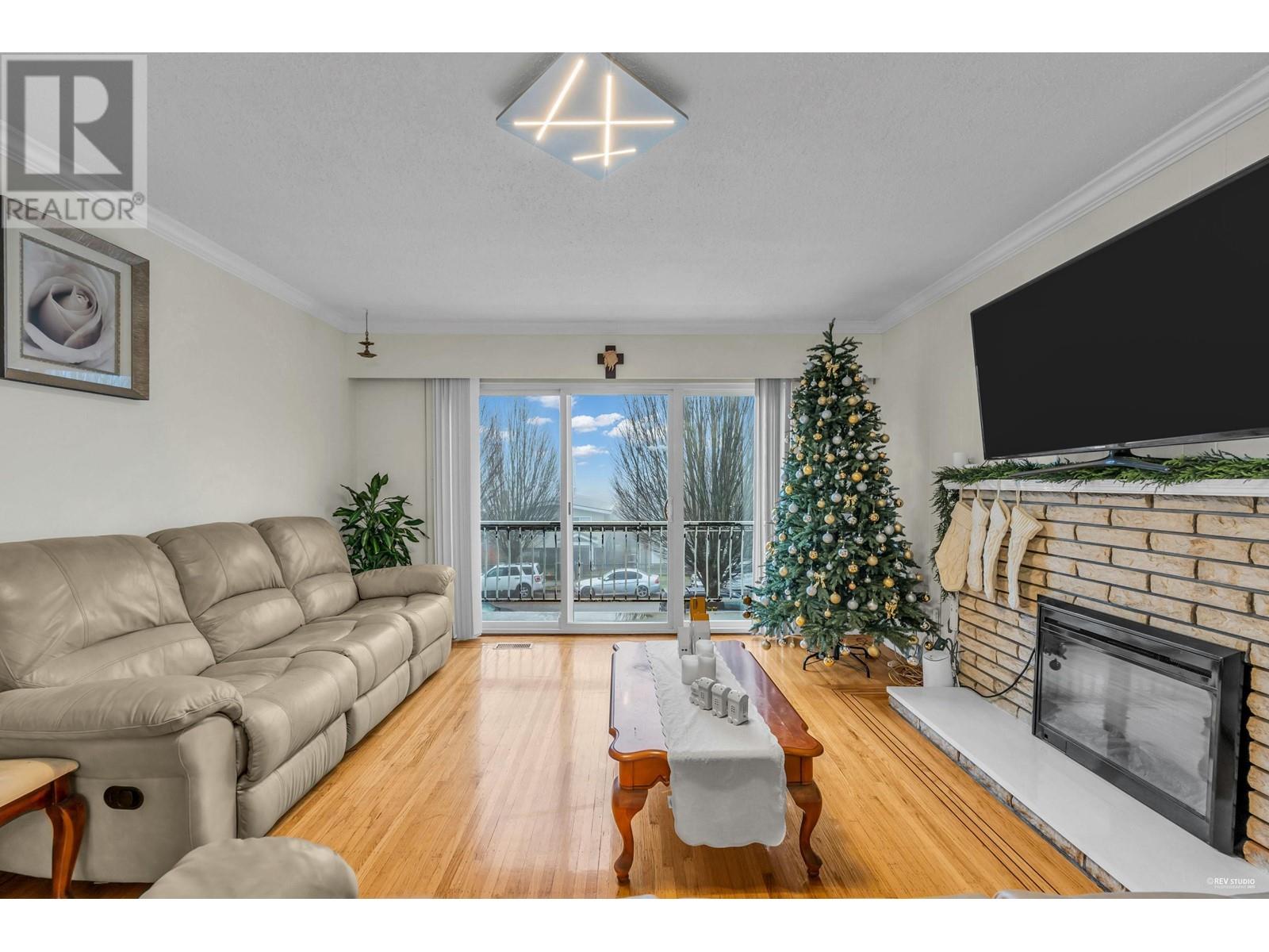 1237 E 64th Avenue, Vancouver, British Columbia  V5X 2N8 - Photo 4 - R2990042
