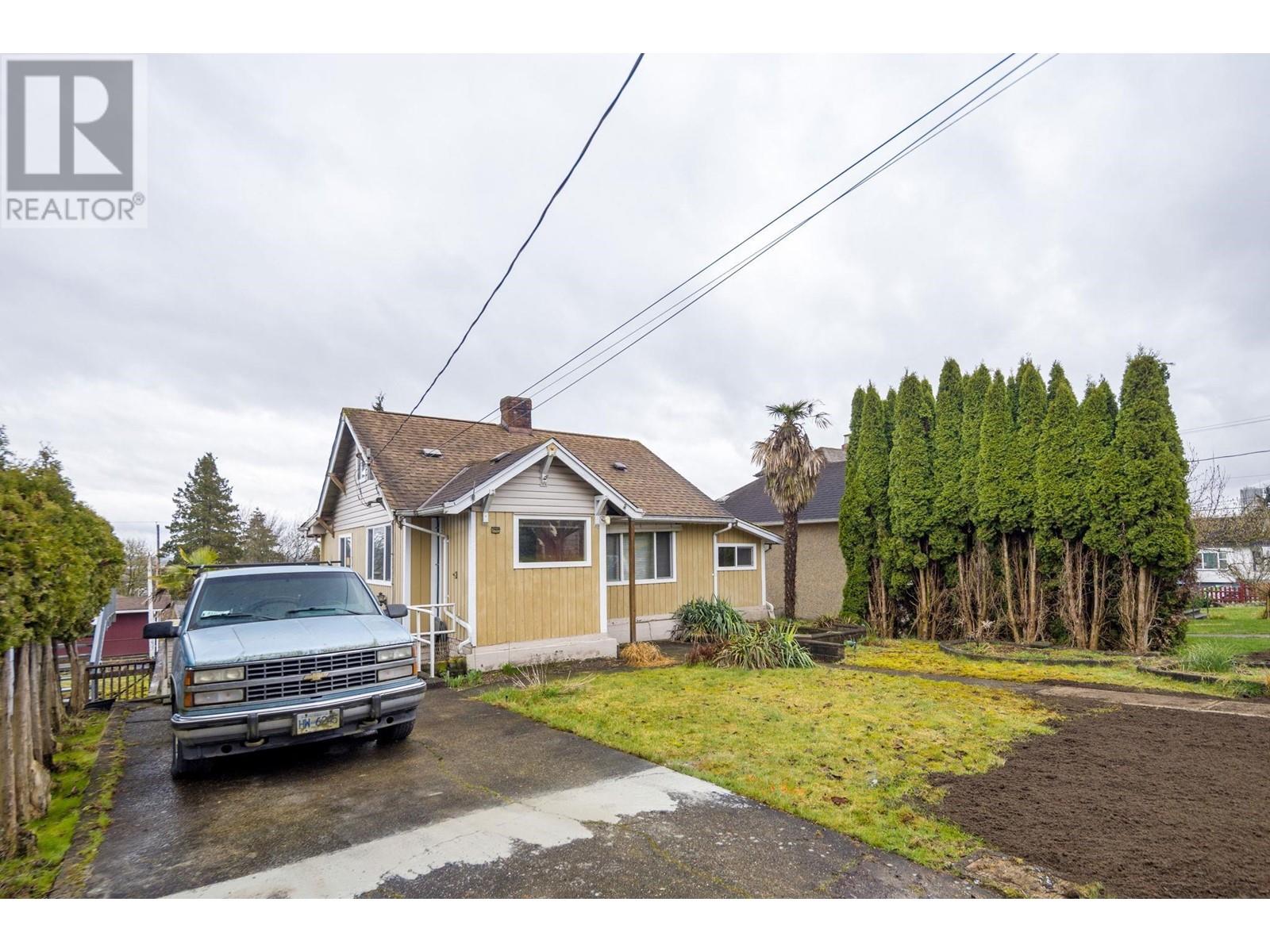 Property at 448 FADER STREET image 3
