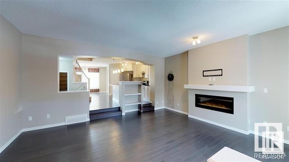 8519 Ellis Link Nw, Edmonton, Alberta  T6M 0P8 - Photo 2 - E4430798