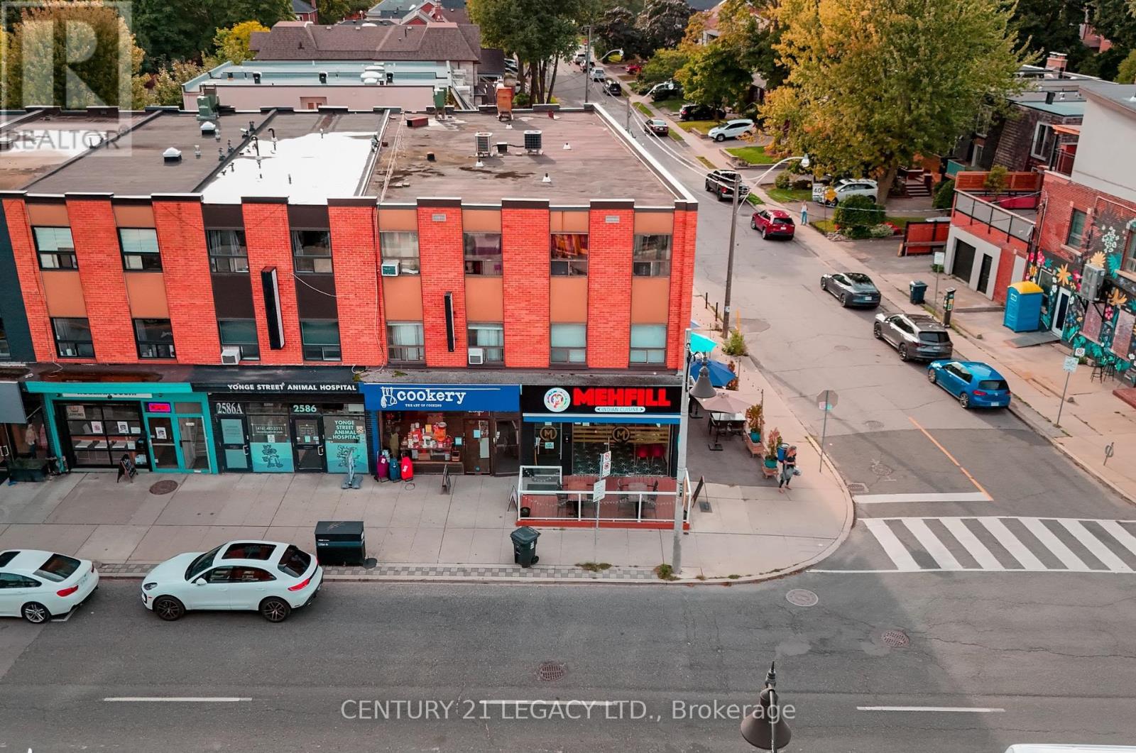 2590 YONGE STREET, Toronto, Ontario