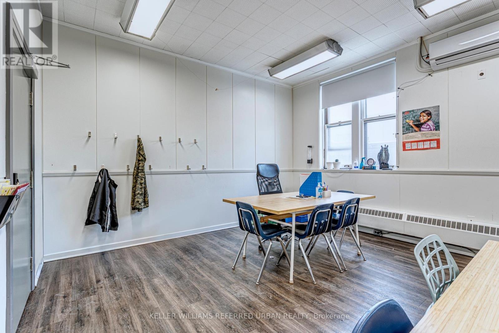 Upper Office + Classroom - 2974 Lake Shore Boulevard W, Toronto, Ontario  M8V 1J9 - Photo 12 - W12082068