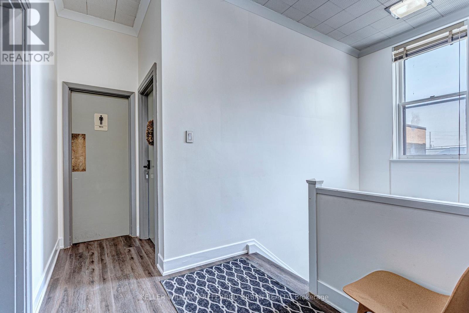 Upper Office + Classroom - 2974 Lake Shore Boulevard W, Toronto, Ontario  M8V 1J9 - Photo 2 - W12082068