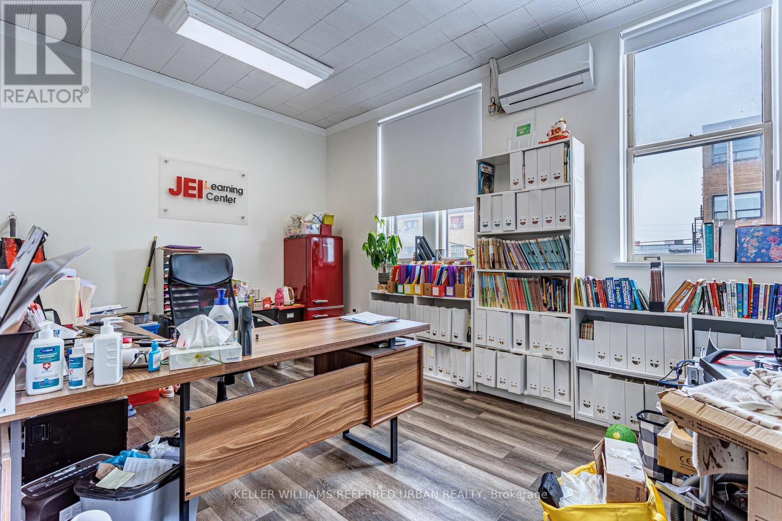Upper Office + Classroom - 2974 Lake Shore Boulevard W, Toronto, Ontario  M8V 1J9 - Photo 5 - W12082068