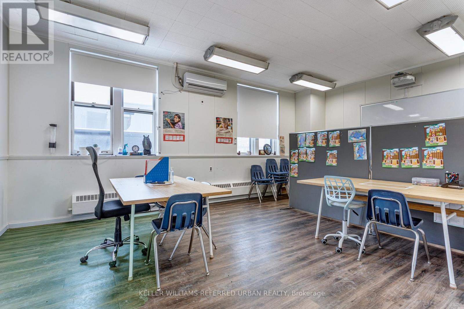 Upper Office + Classroom - 2974 Lake Shore Boulevard W, Toronto, Ontario  M8V 1J9 - Photo 6 - W12082068