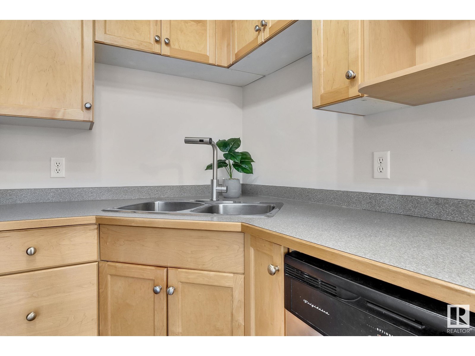 Property at #206 7511 171 ST NW image 4