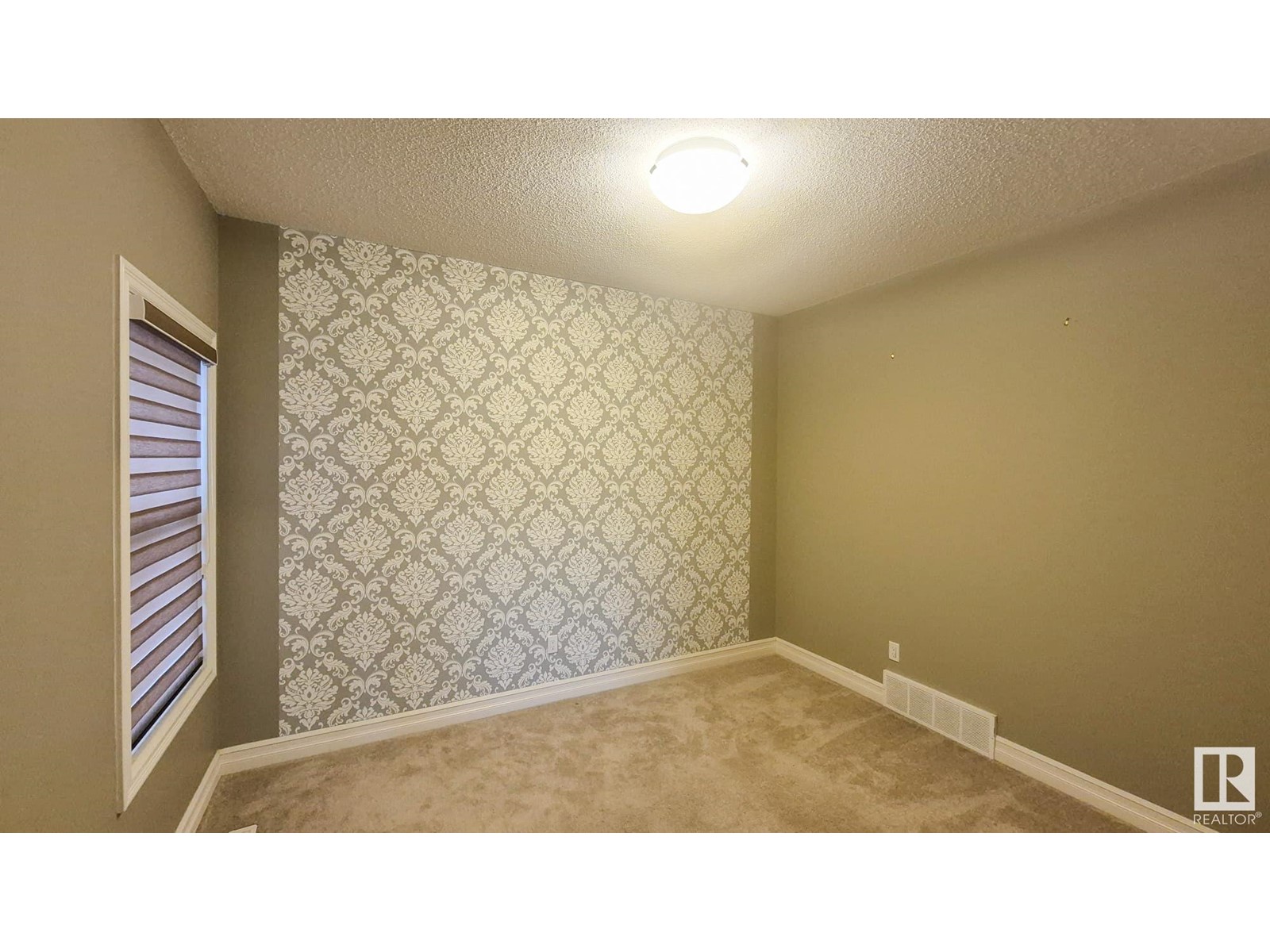 Property at 3316 21 AV NW image 5