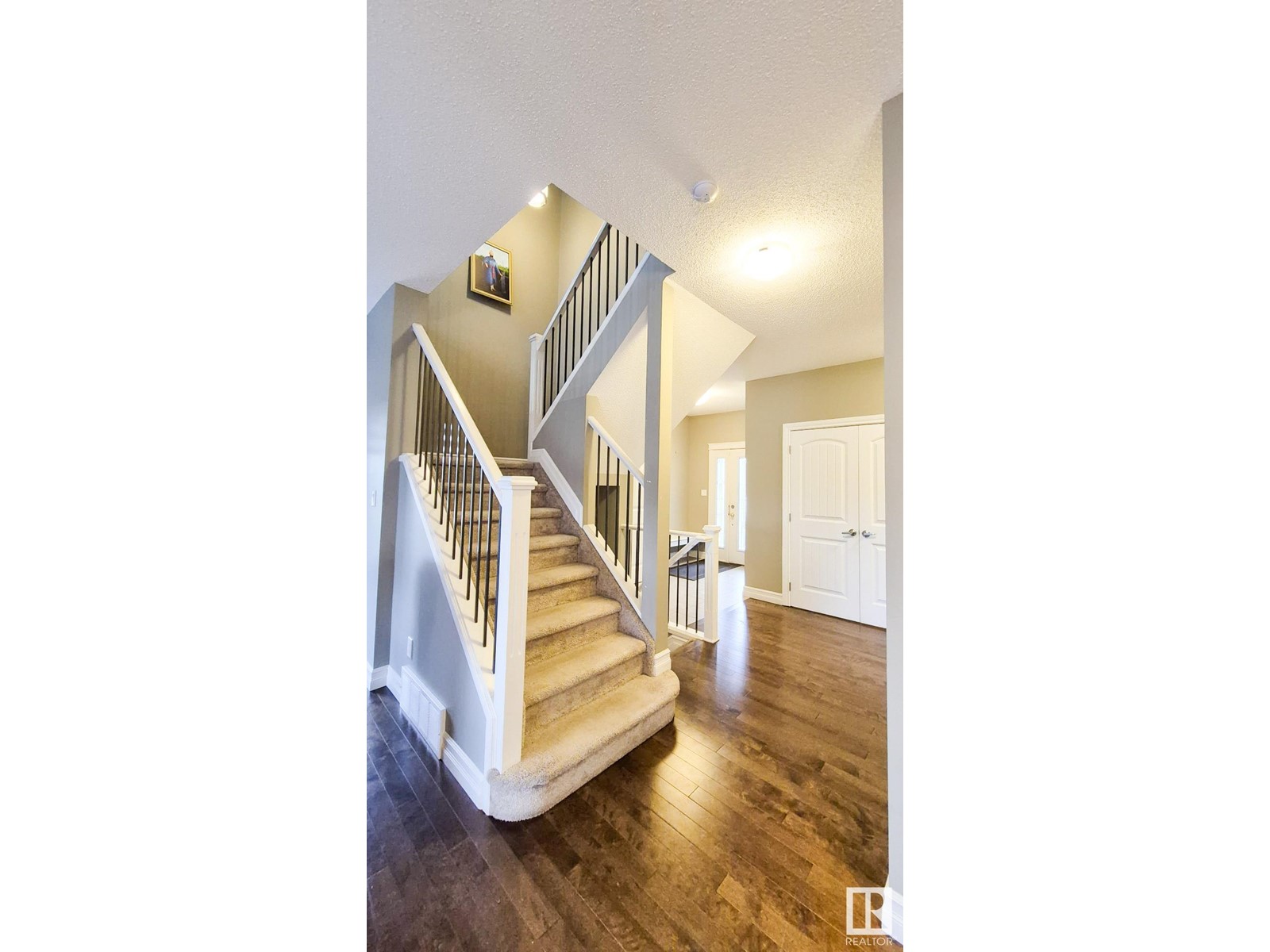 Property at 3316 21 AV NW image 3