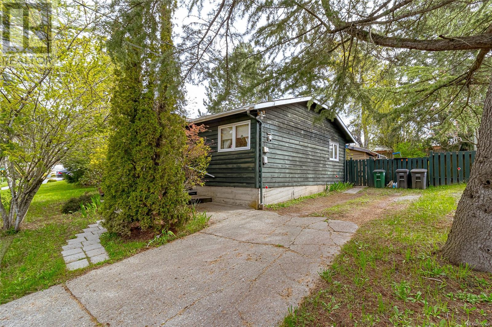 Property at 4263 Dieppe Rd image 4