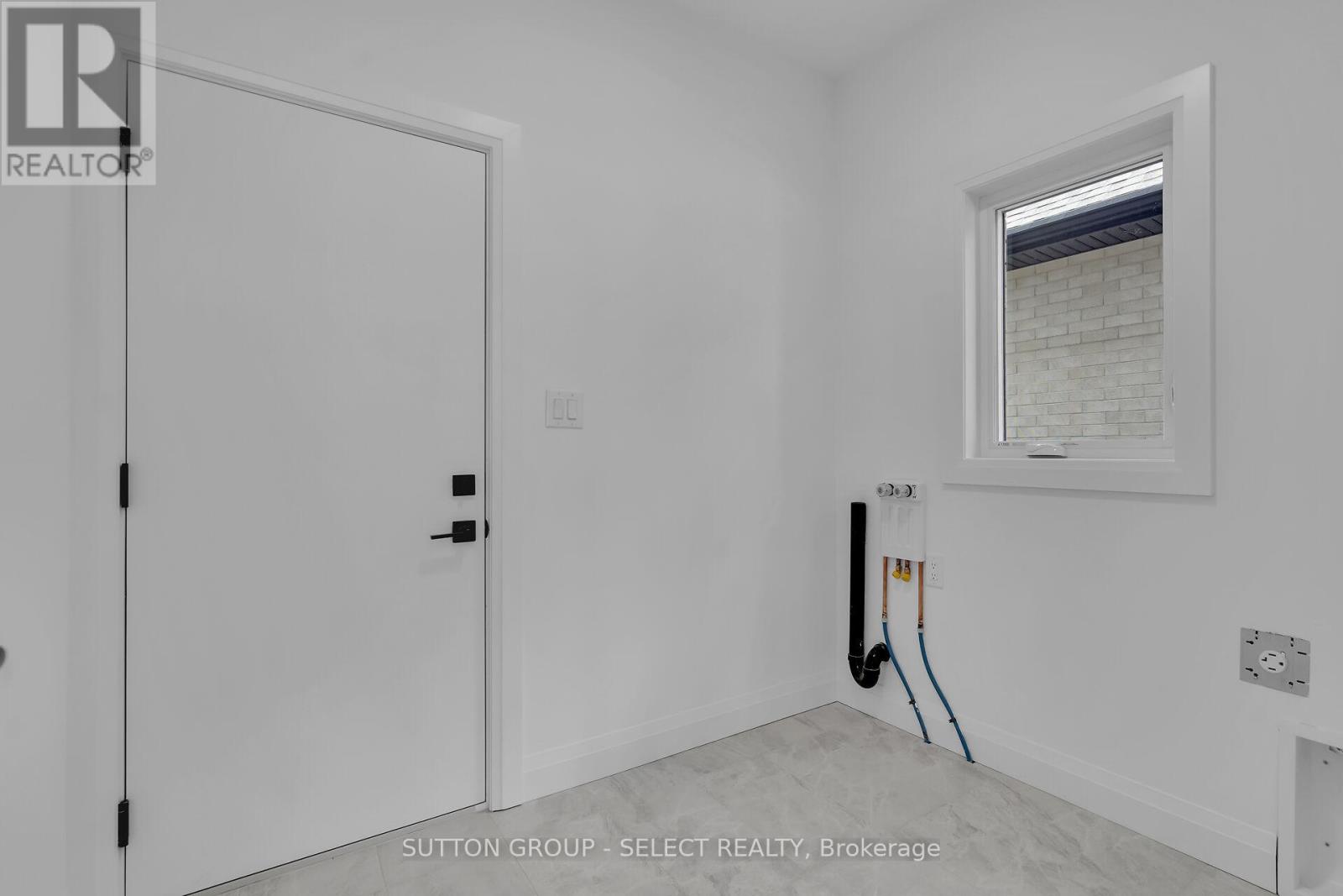 9 Briscoe Crescent, Strathroy-Caradoc, Ontario  N7G 4E1 - Photo 17 - X12082135