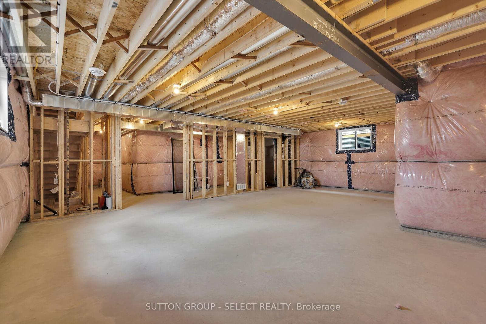 9 Briscoe Crescent, Strathroy-Caradoc, Ontario  N7G 4E1 - Photo 32 - X12082135