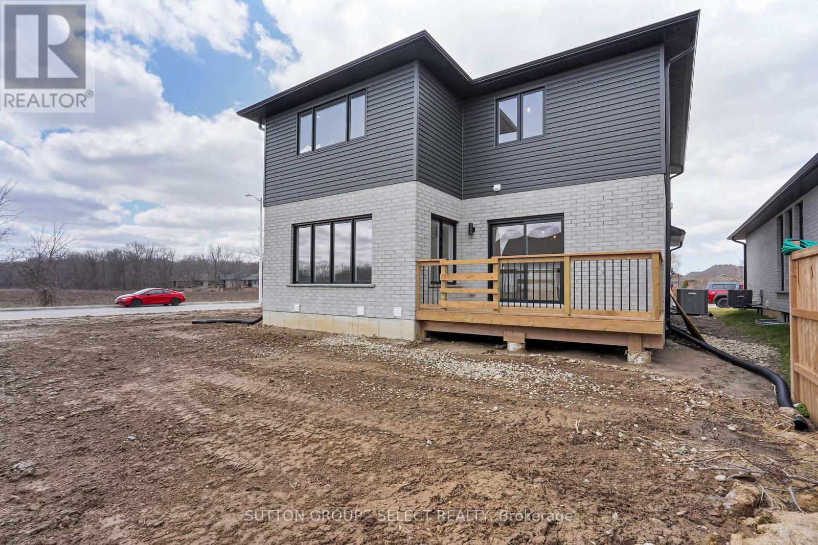 9 Briscoe Crescent, Strathroy-Caradoc, Ontario  N7G 4E1 - Photo 36 - X12082135