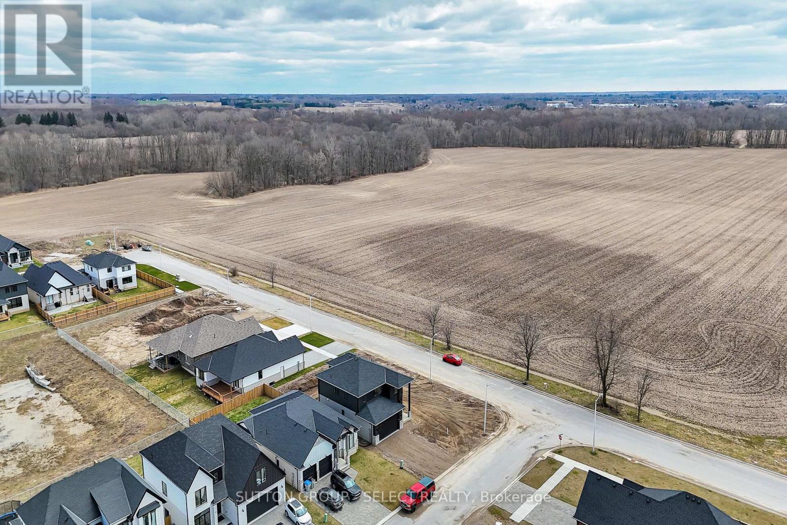 9 Briscoe Crescent, Strathroy-Caradoc, Ontario  N7G 4E1 - Photo 38 - X12082135