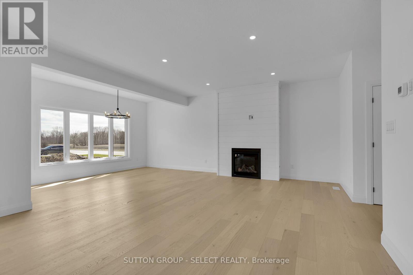 Property at 9 BRISCOE CRESCENT image 4