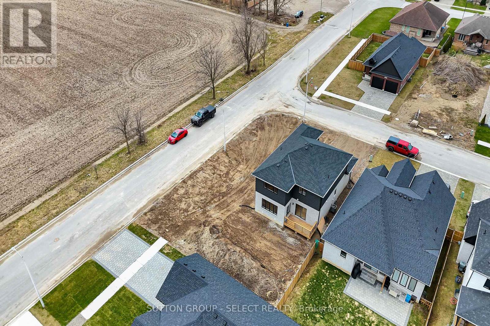 9 Briscoe Crescent, Strathroy-Caradoc, Ontario  N7G 4E1 - Photo 41 - X12082135