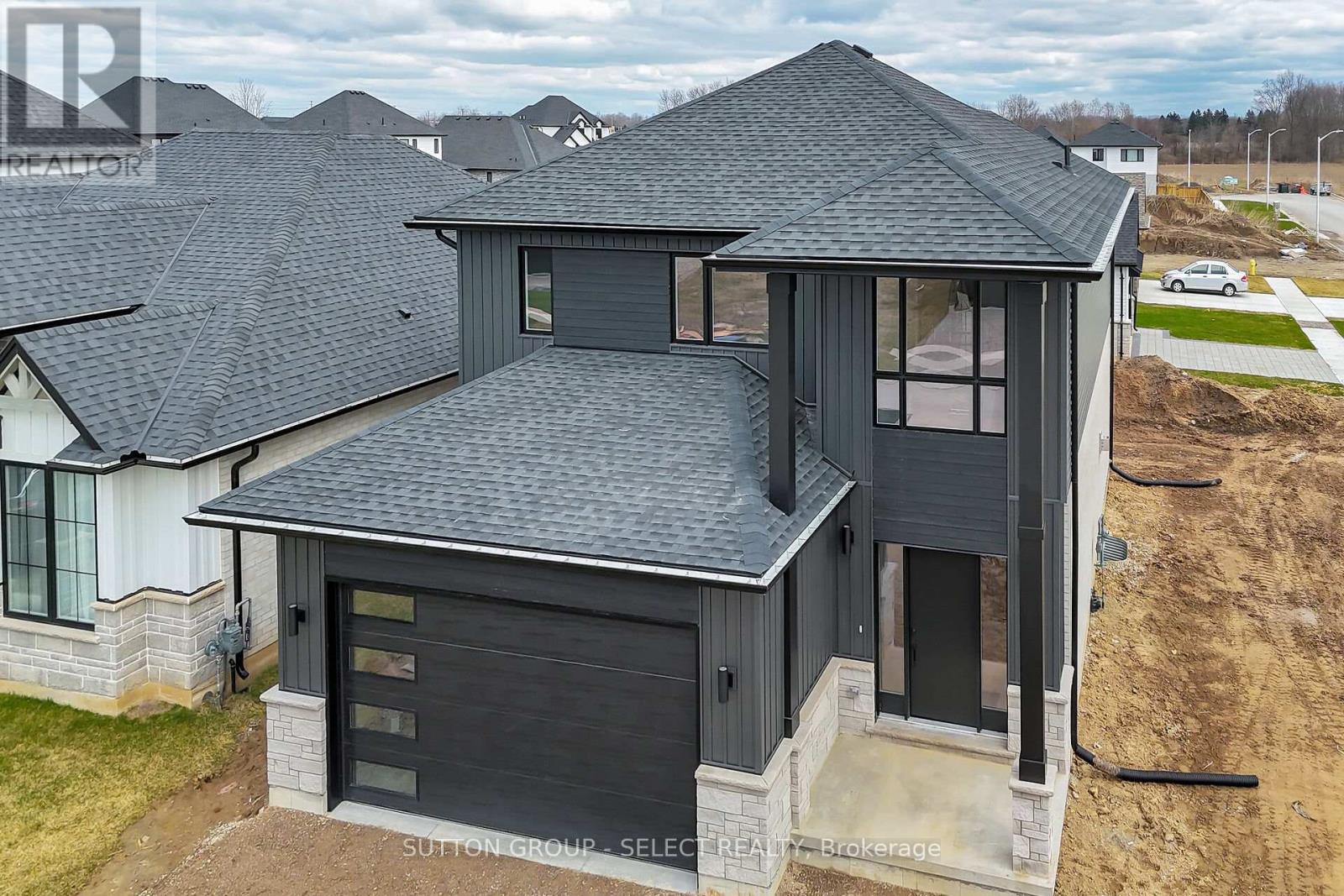 9 Briscoe Crescent, Strathroy-Caradoc, Ontario  N7G 4E1 - Photo 44 - X12082135
