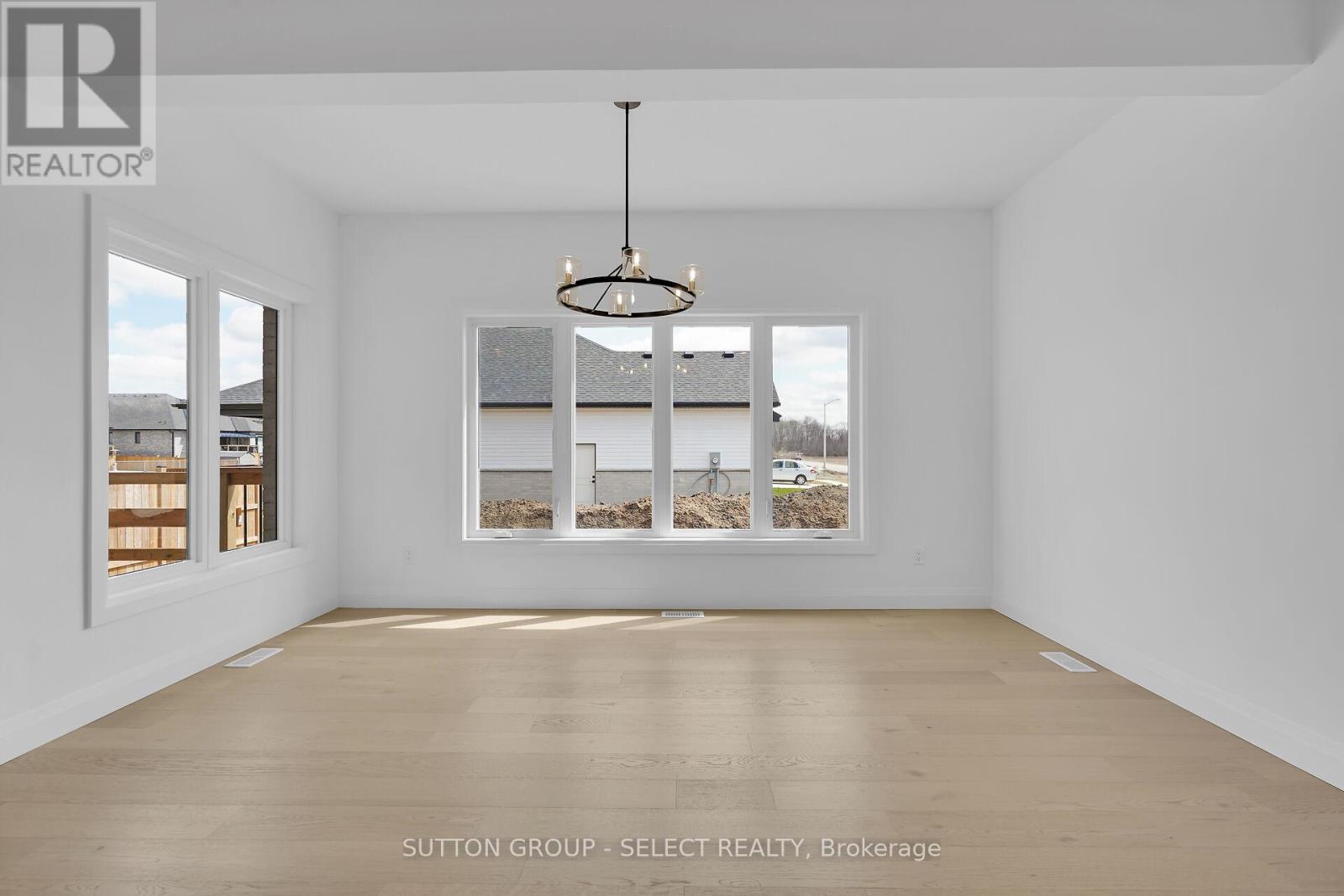 9 Briscoe Crescent, Strathroy-Caradoc, Ontario  N7G 4E1 - Photo 7 - X12082135