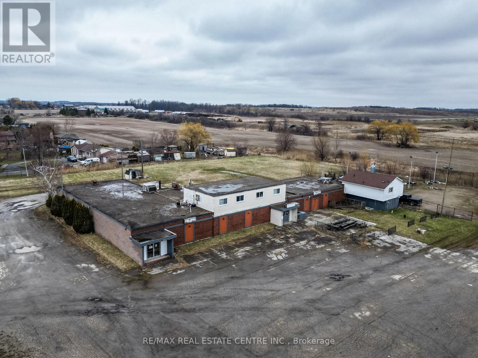 443 Regional Road 20 E, Hamilton, Ontario  L8J 3H6 - Photo 3 - X12011098