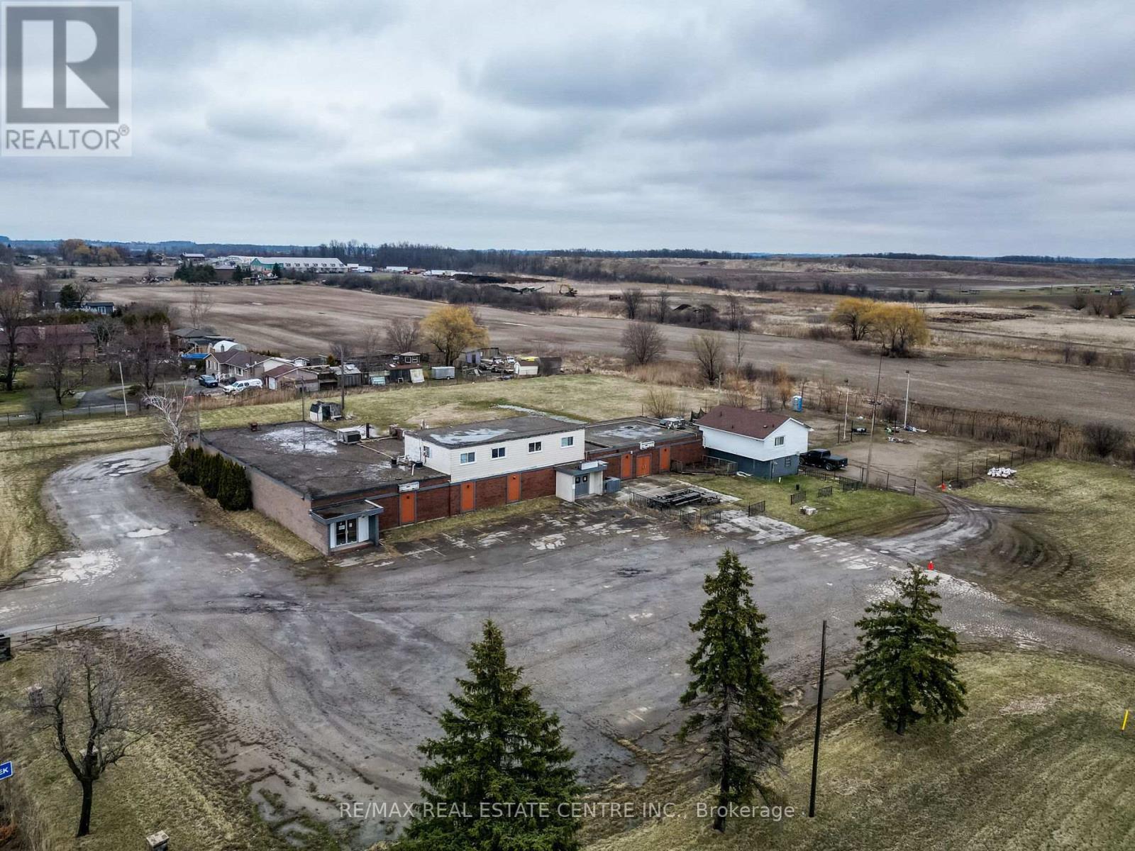 443 Regional Road 20 E, Hamilton, Ontario  L8J 3H6 - Photo 4 - X12011098
