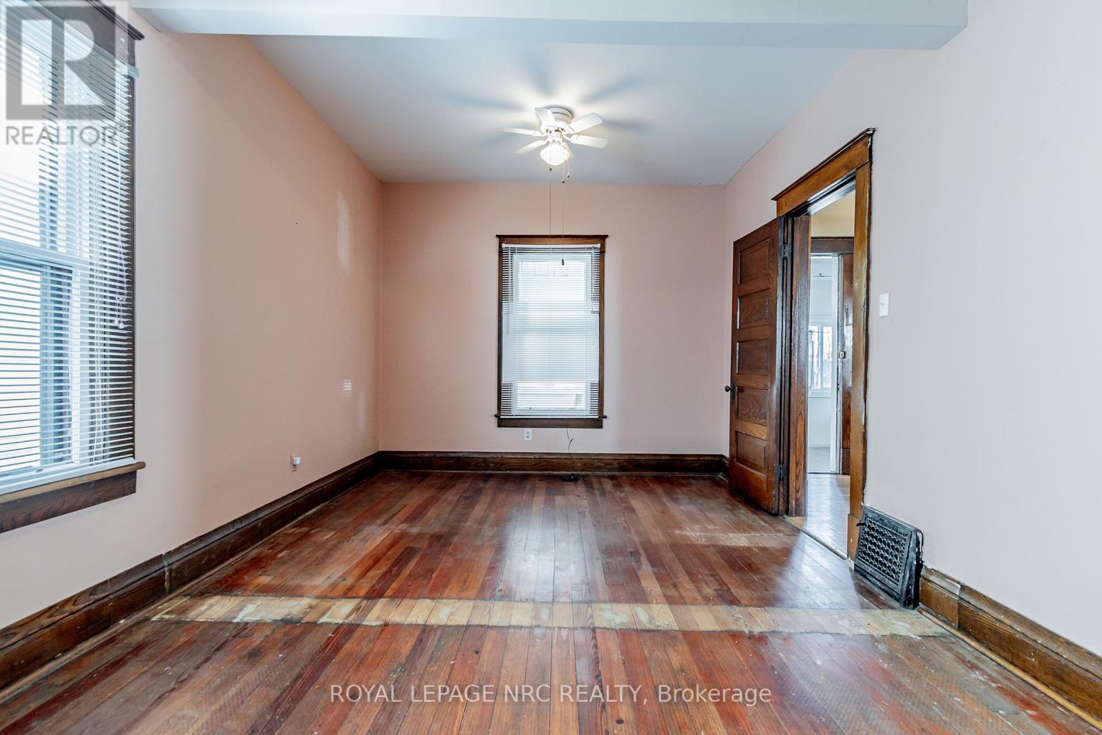 4699 Jepson Street, Niagara Falls, Ontario  L2E 1J7 - Photo 22 - X12082197