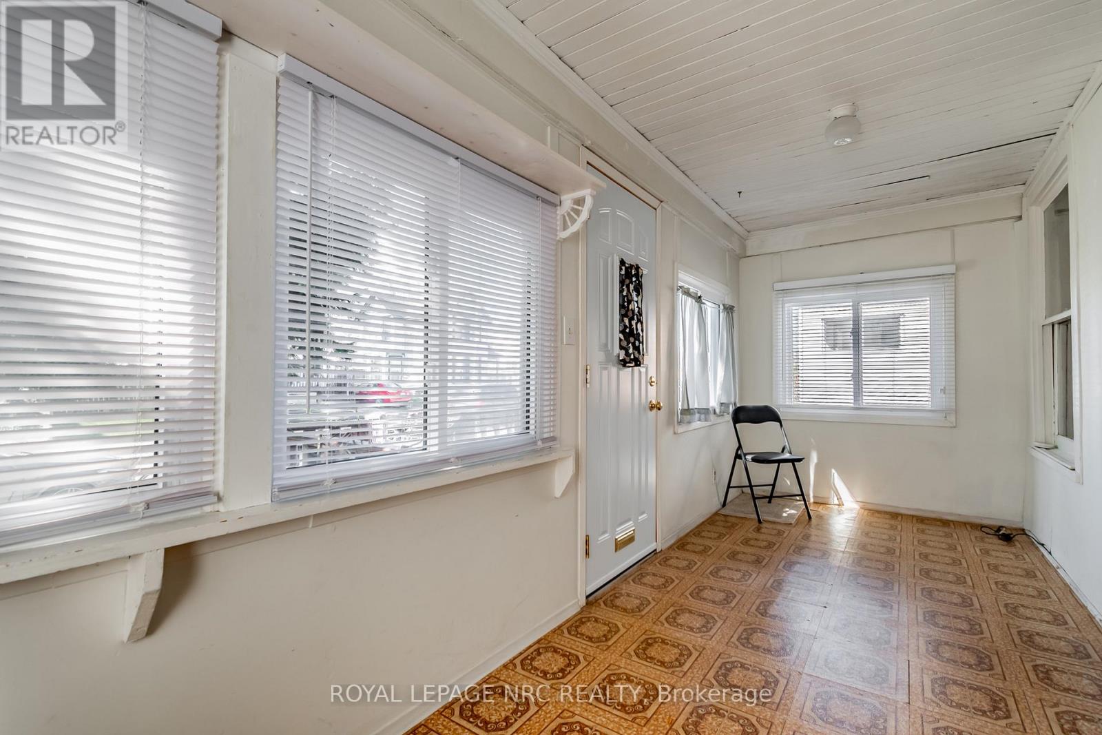 4699 Jepson Street, Niagara Falls, Ontario  L2E 1J7 - Photo 4 - X12082197
