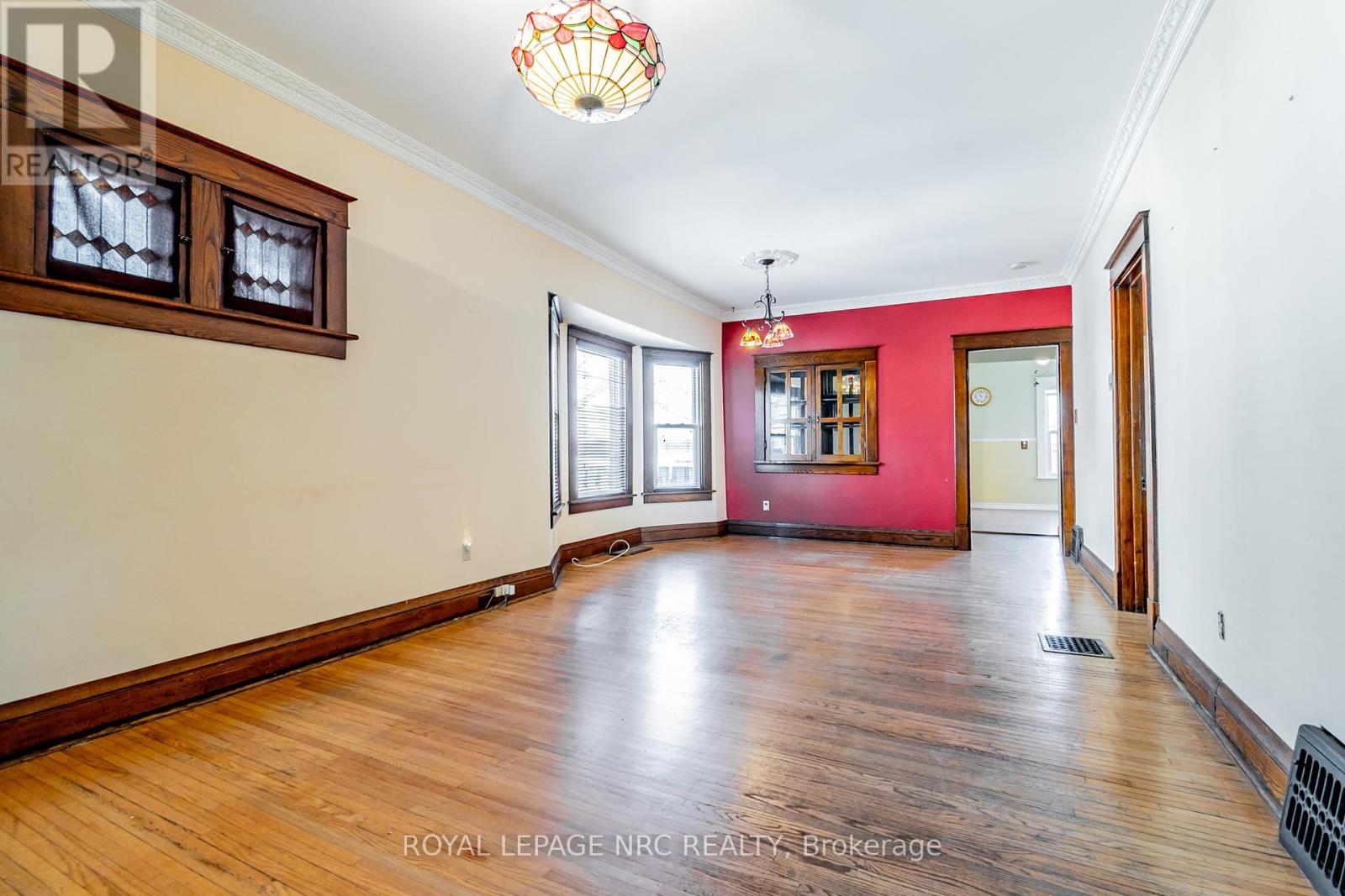 4699 Jepson Street, Niagara Falls, Ontario  L2E 1J7 - Photo 5 - X12082197
