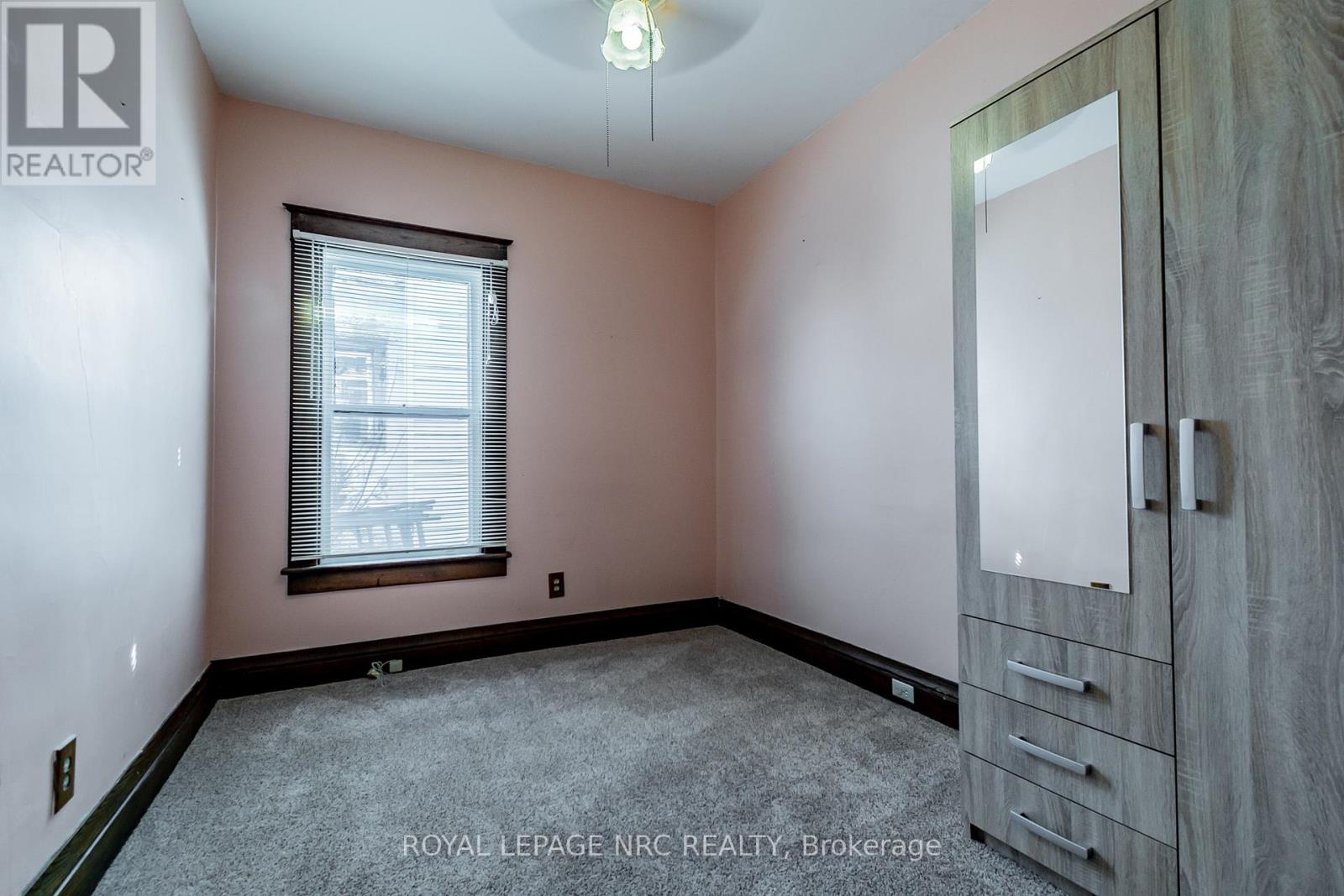 4699 Jepson Street, Niagara Falls, Ontario  L2E 1J7 - Photo 9 - X12082197