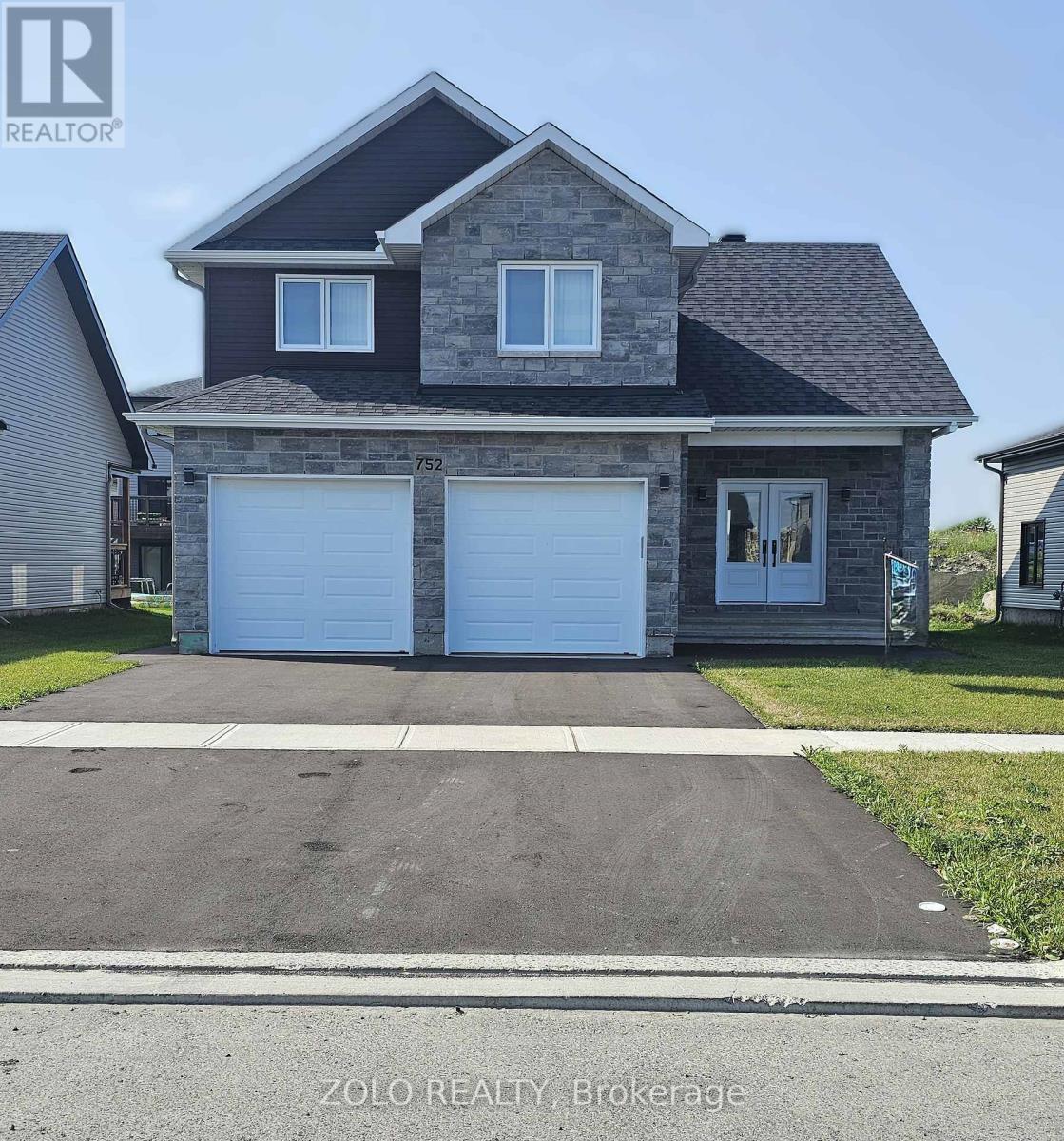 Property at 752 WALTON STREET image 1